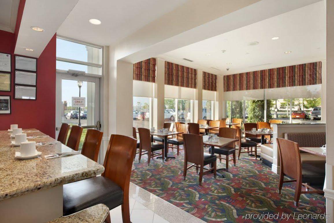 Hilton Garden Inn West Edmonton Ngoại thất bức ảnh