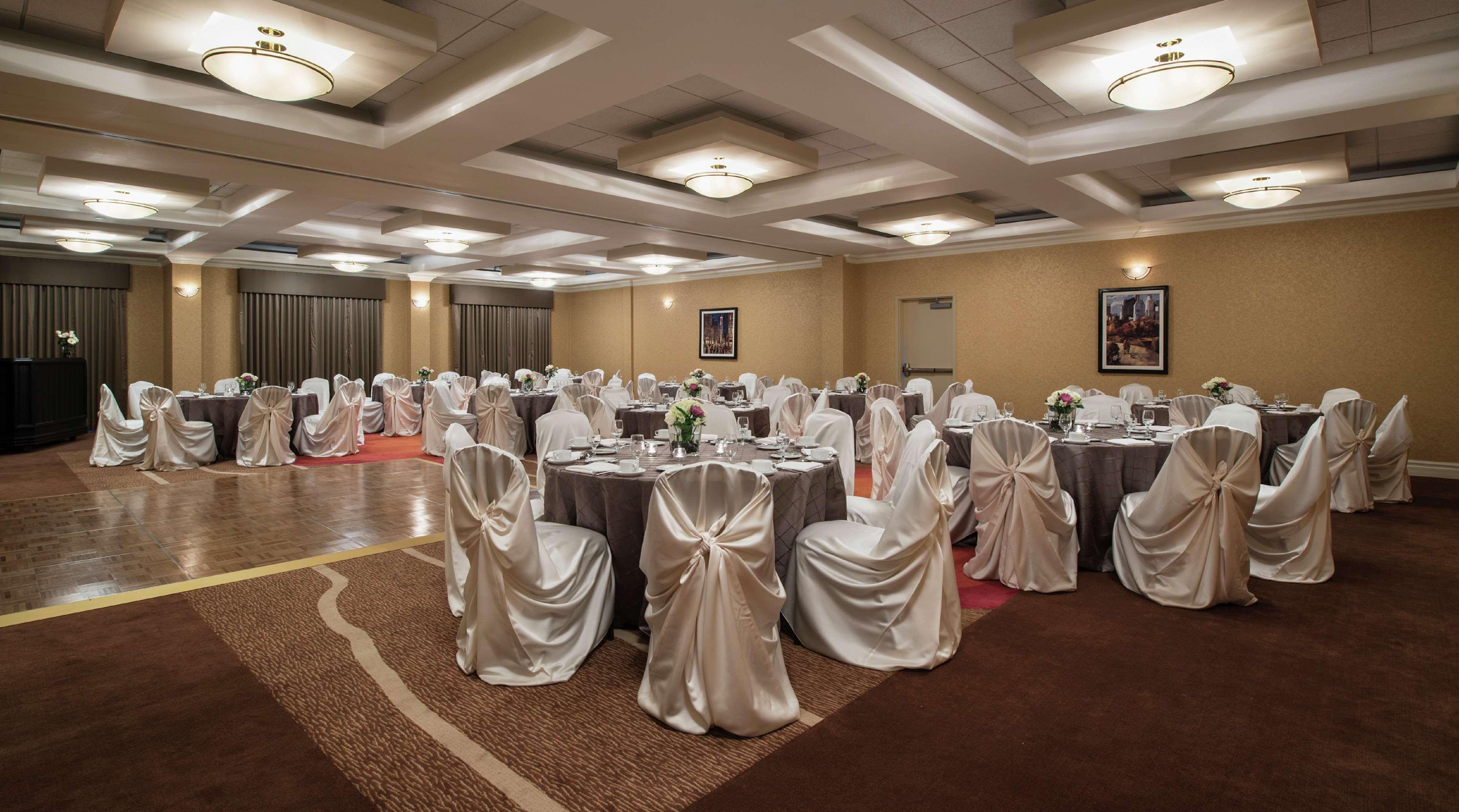 Hilton Garden Inn West Edmonton Ngoại thất bức ảnh