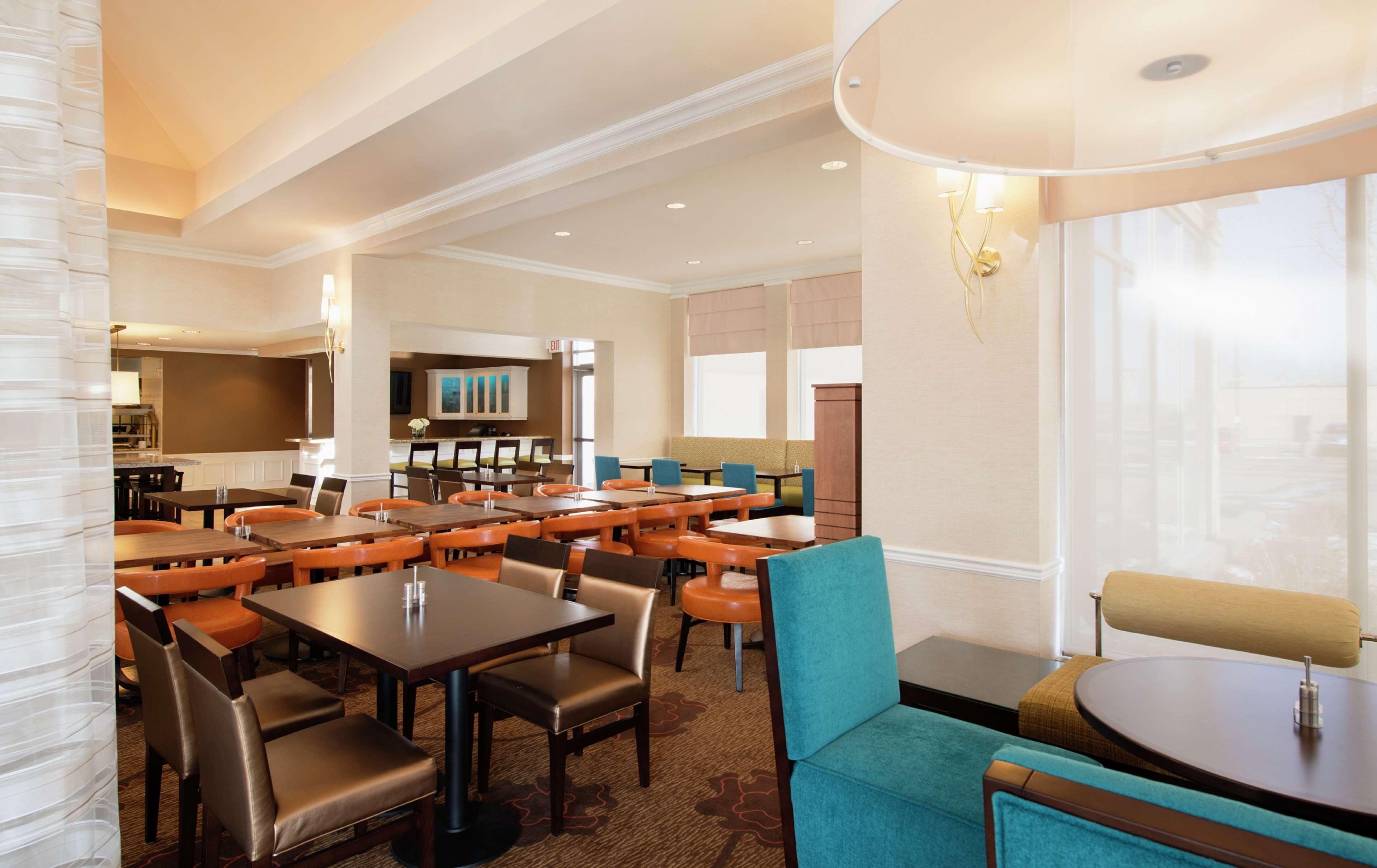 Hilton Garden Inn West Edmonton Ngoại thất bức ảnh
