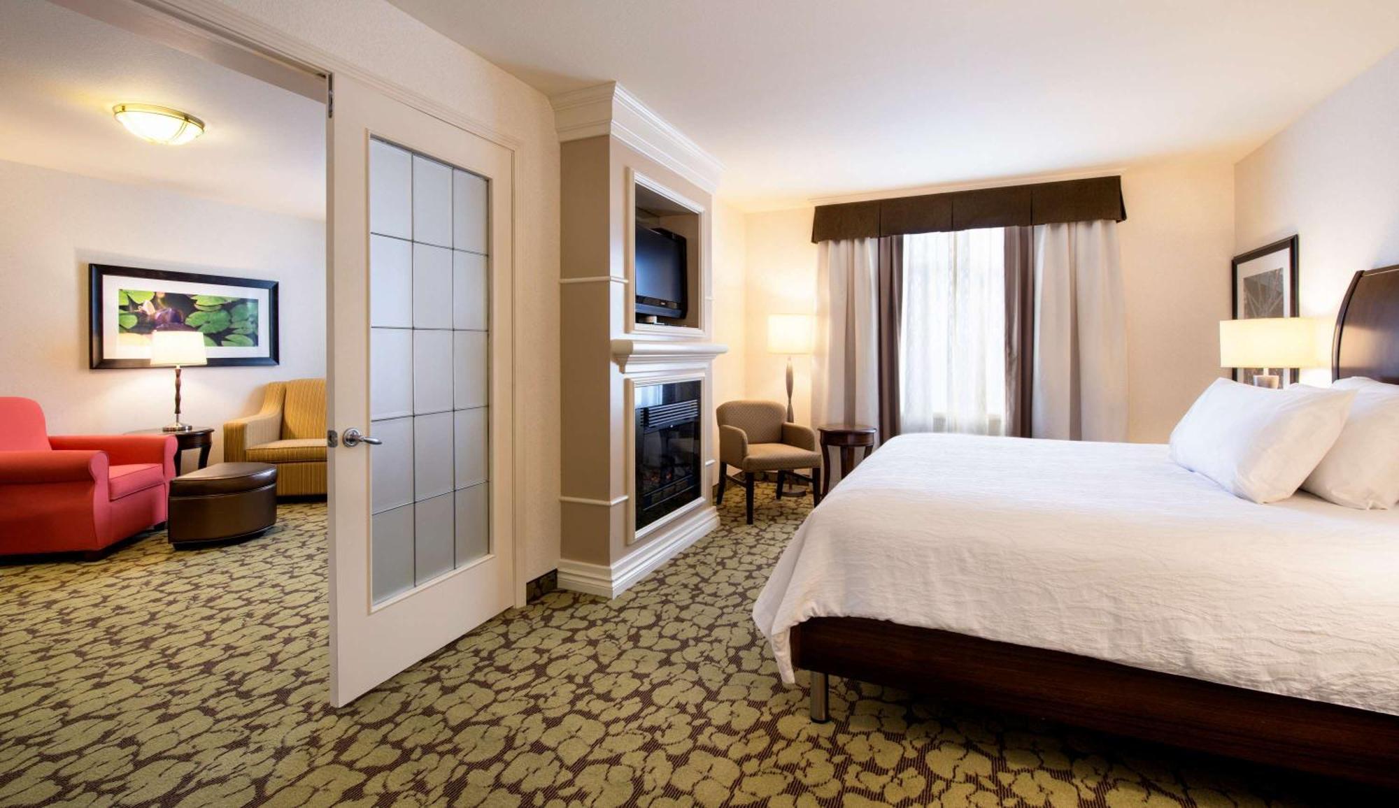 Hilton Garden Inn West Edmonton Ngoại thất bức ảnh