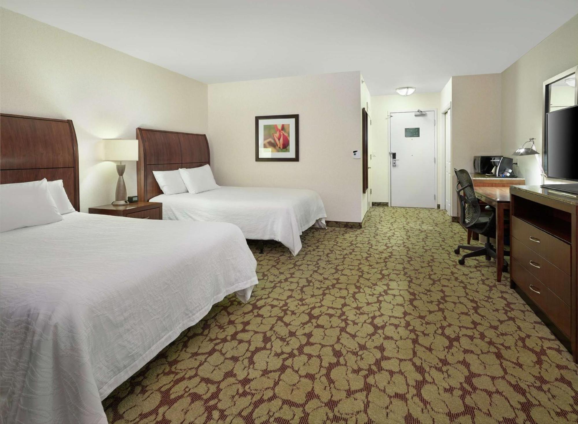 Hilton Garden Inn West Edmonton Ngoại thất bức ảnh