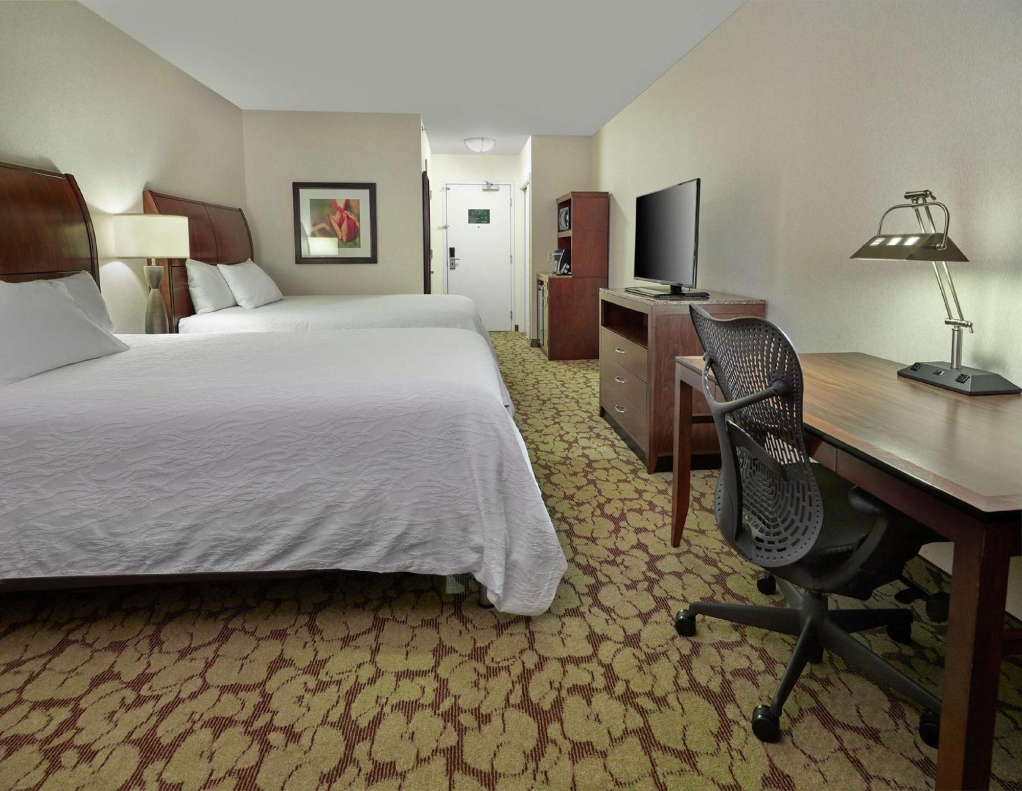 Hilton Garden Inn West Edmonton Ngoại thất bức ảnh