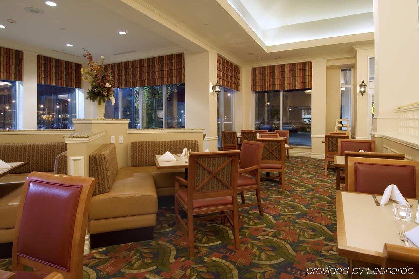 Hilton Garden Inn West Edmonton Nhà hàng bức ảnh
