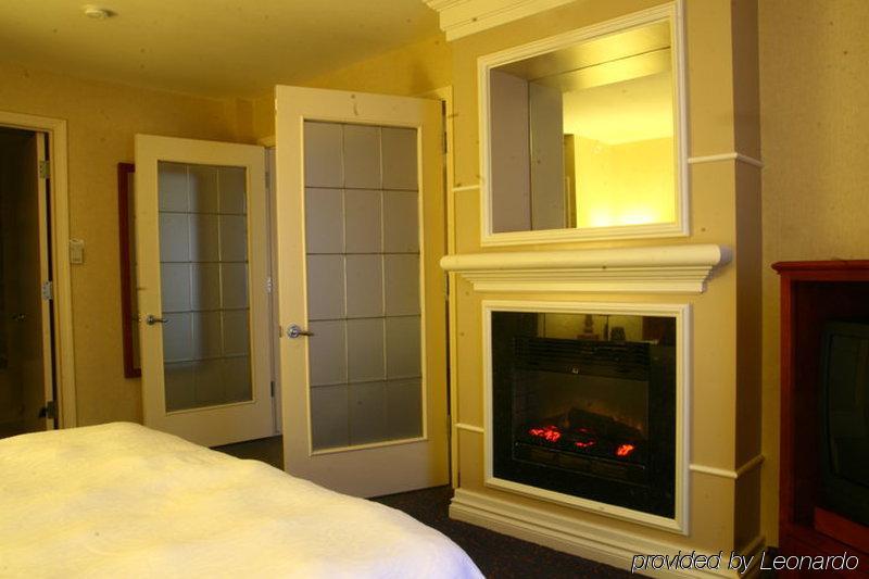 Hilton Garden Inn West Edmonton Phòng bức ảnh