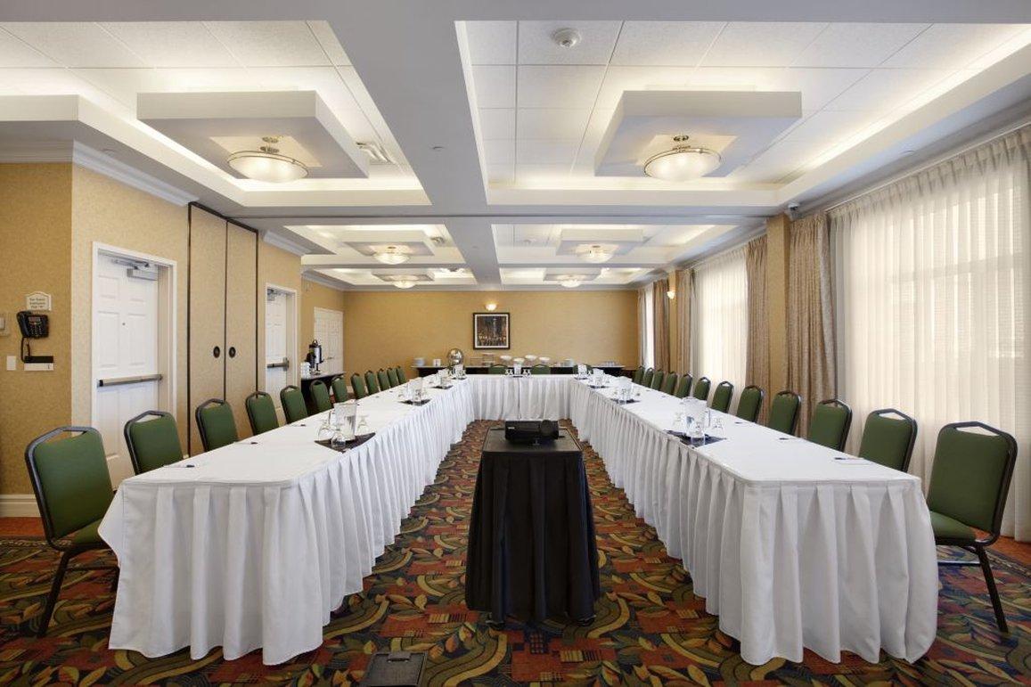 Hilton Garden Inn West Edmonton Ngoại thất bức ảnh